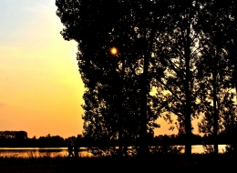 Zachód słońca i jezioro Lednickie
